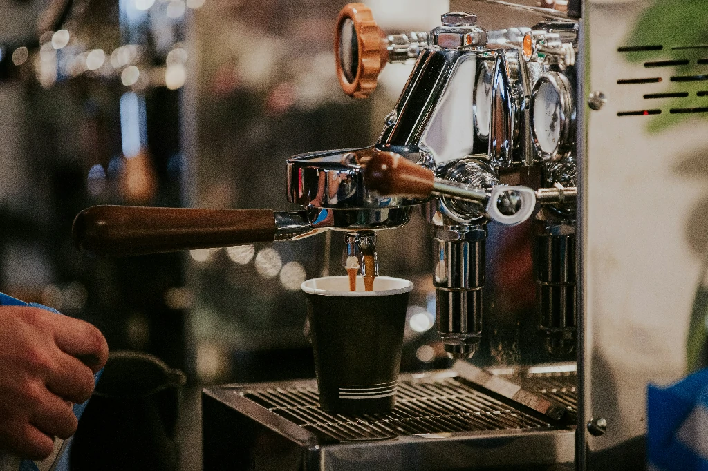 Máy cafe espresso cho quán take away nhỏ gọn hiện đại