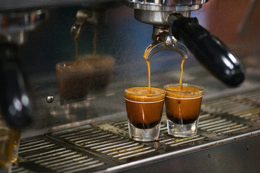 Chi tiết nồi hơi và hệ thống bơm áp suất máy pha espresso
