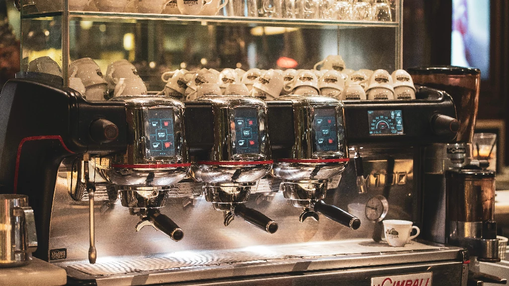 kỹ thuật chiết xuất espresso bằng máy pha cafe astoria