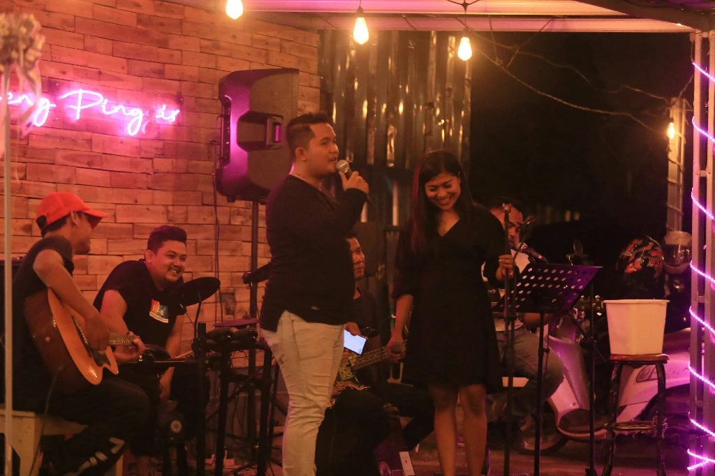 Thành phần chính mở quán cà phê acoustic