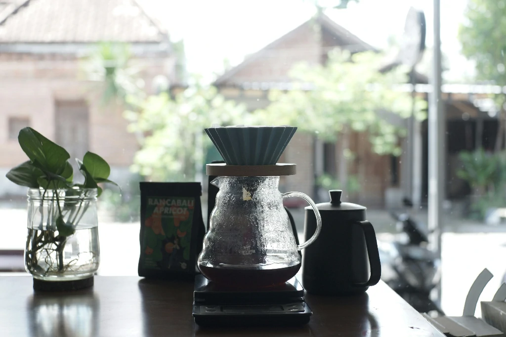 Workflow pha cafe tại bếp kệ decor góc cafe