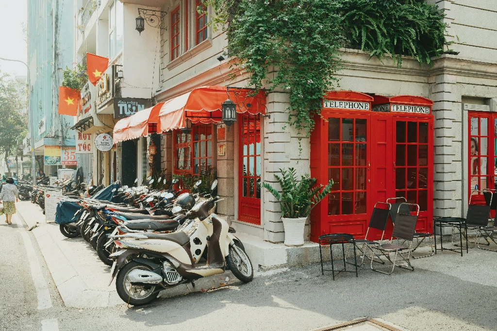 Sắp xếp thiết bị trên xe cafe mang đi theo quy trình một chiều